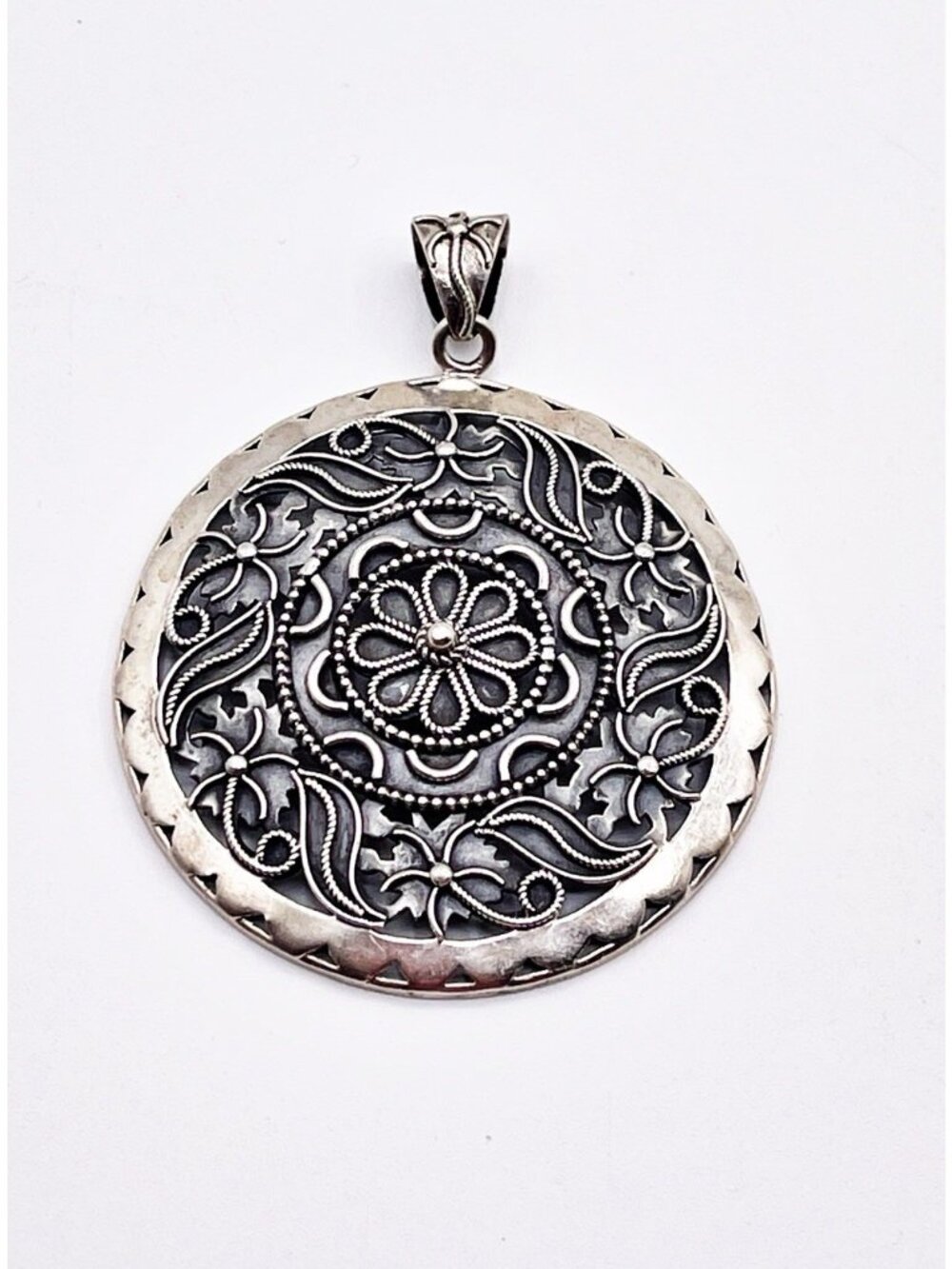 Doug Paulus 925 Sterling Silver Large Floral Mandala Pendant India 18g Boho